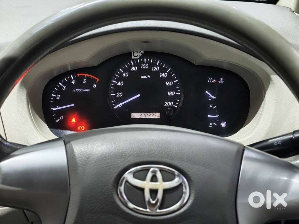 Toyota Innova 2.5 G (diesel) 7 Seater Bs Iv, 2015, Diesel