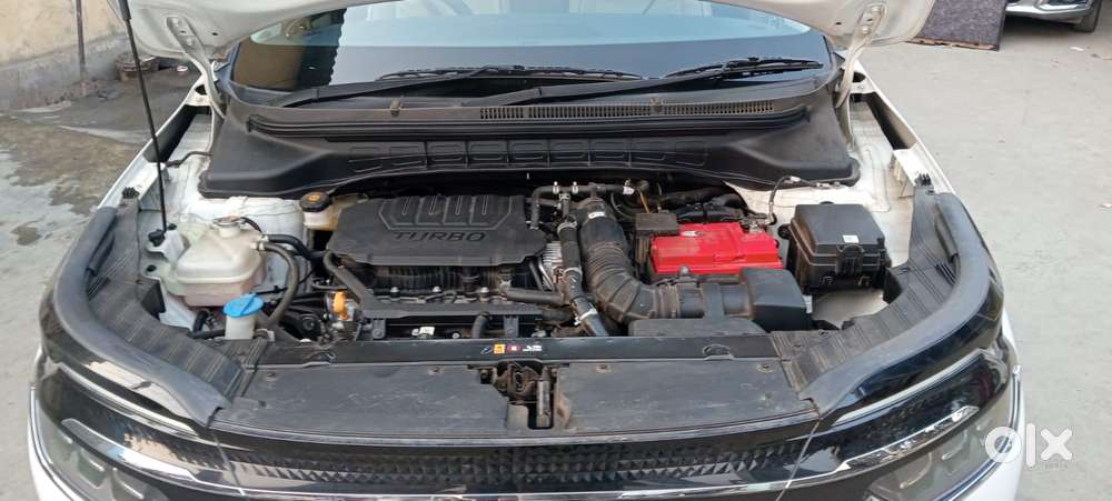 Kia Carens, 2024, Petrol