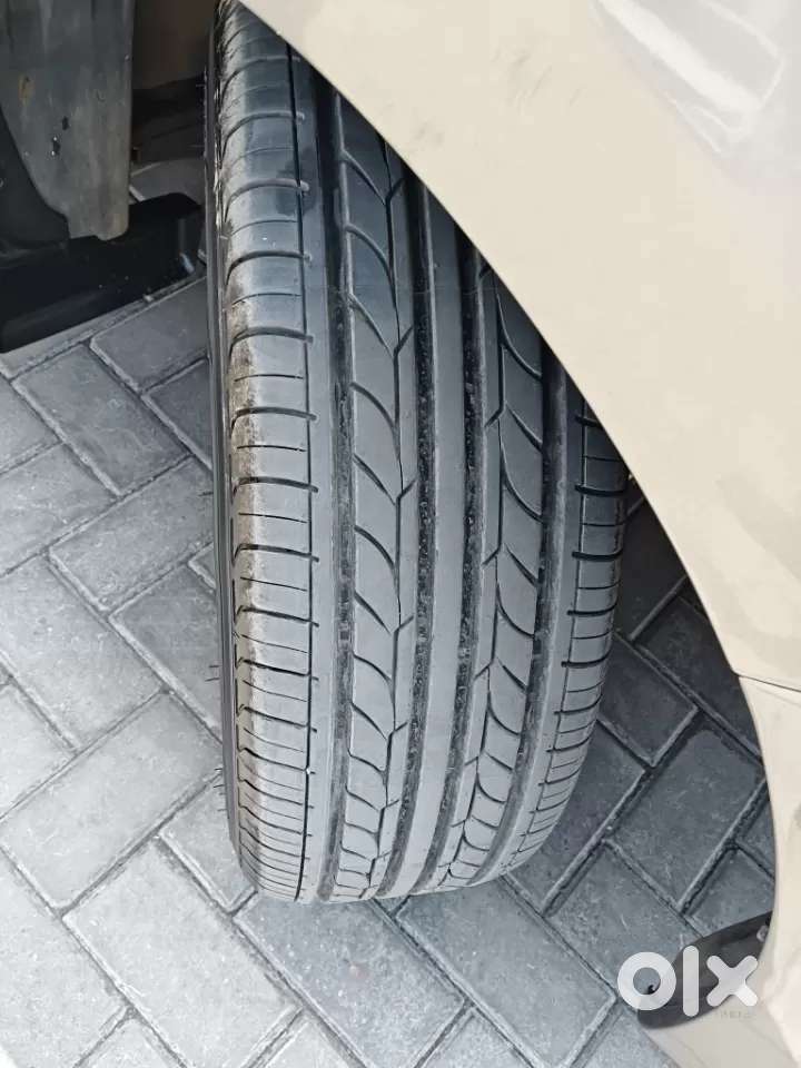 Toyota Innova Crysta 2.8 Zx At 7 Seater, 2016, Diesel