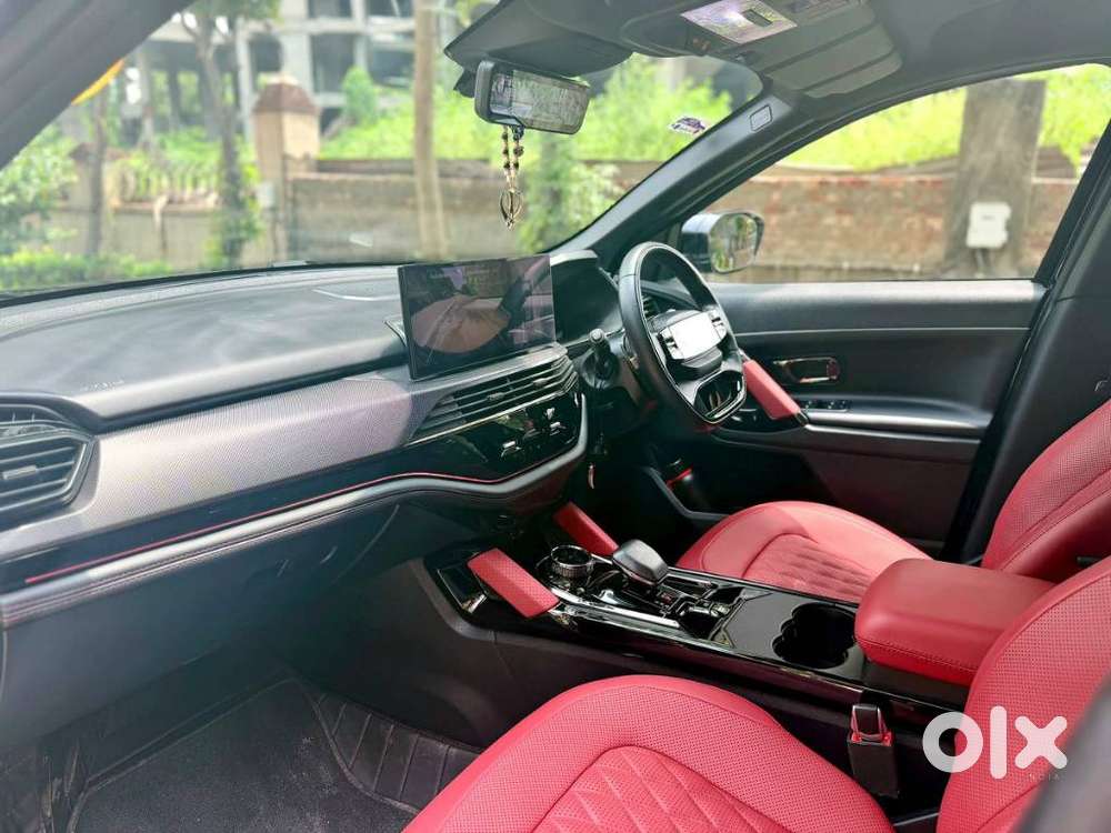 Tata Safari Accomplished X Plus 7 Str Dark Edition, 2026, Petrol