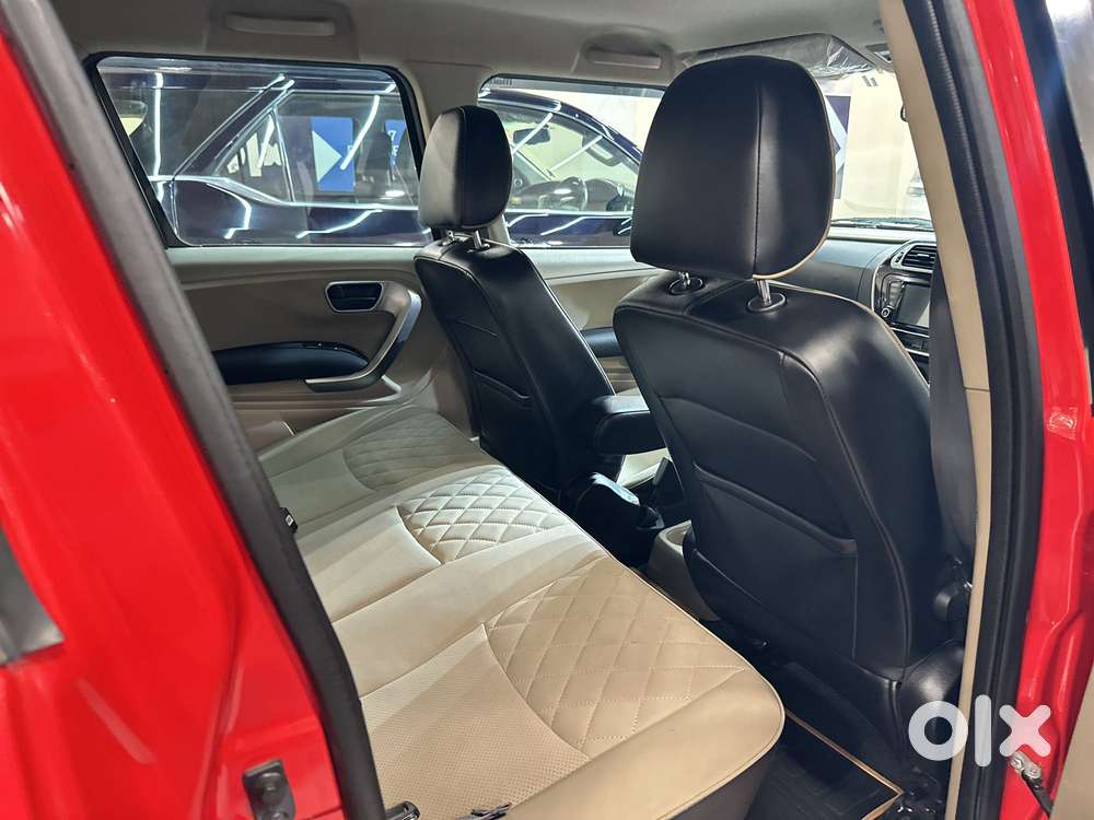 Mahindra Tuv 300 T10, 2019, Diesel