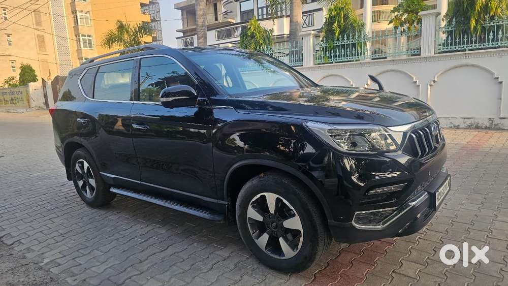 Mahindra Alturas G4 4x2 At, 2023, Diesel