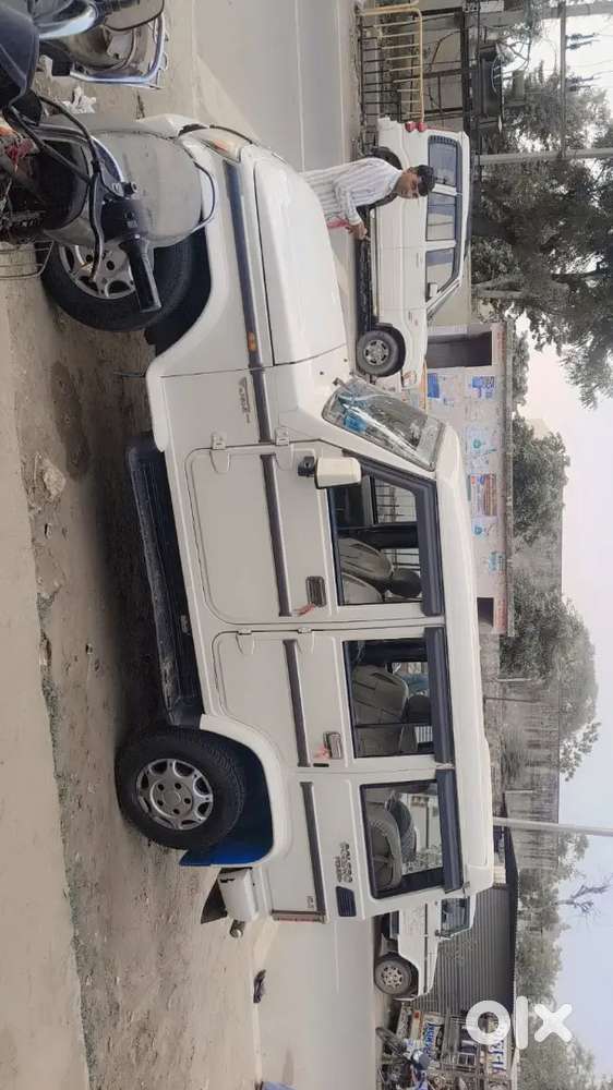 गाड़ी अच्छी कंडीशन की साफ सुथरी है किसी भाई को चाहिए तो देख लो किसी भा