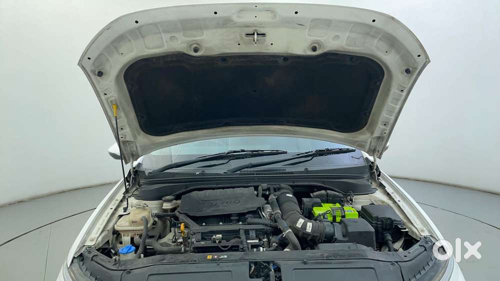 Hyundai Verna 1.5 Sx (o) Turbo Petrol Mt, 2023, Petrol
