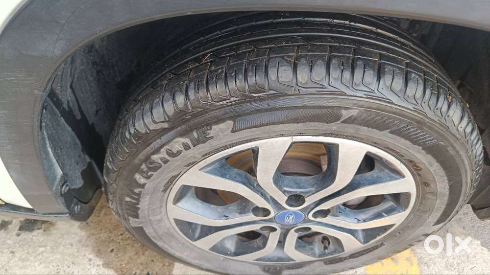 Brand New Tyres All 4 With Alloy Wheels And Tv Music System