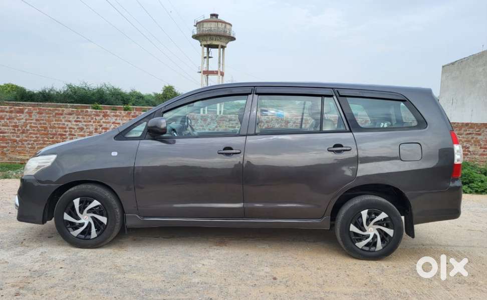 Toyota Innova 2.5 G (diesel) 8 Seater, 2015, Diesel