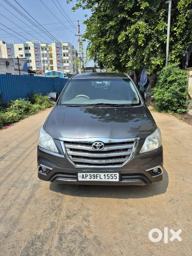 Toyota Innova 2.5 V 2013