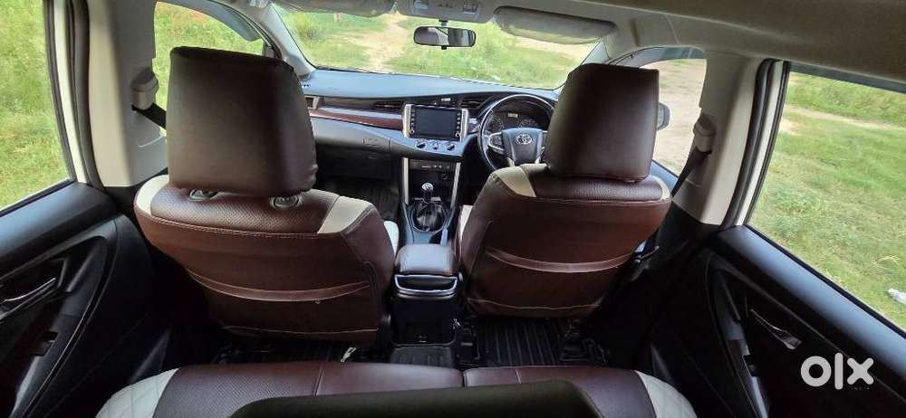 Toyota Innova Crysta [2020-ongoing] 2.4 Gx 8 Str, 2025, Diesel
