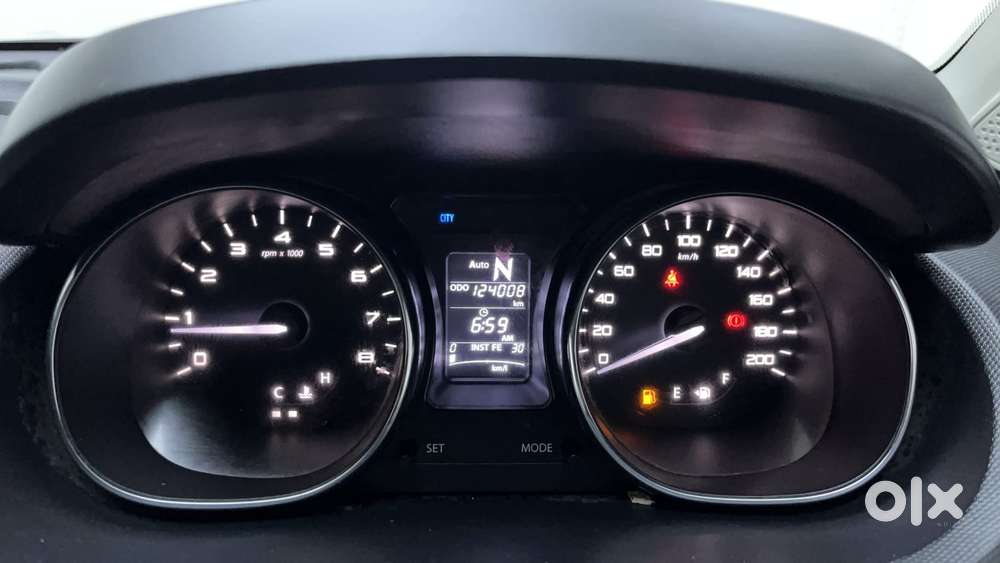 Tata Tiago Xza, 2018, Petrol