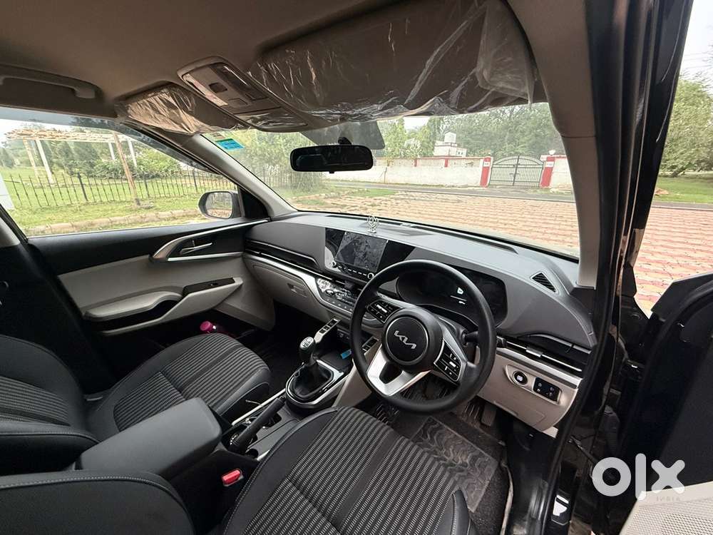 Kia Carens Petrol Manual 2025