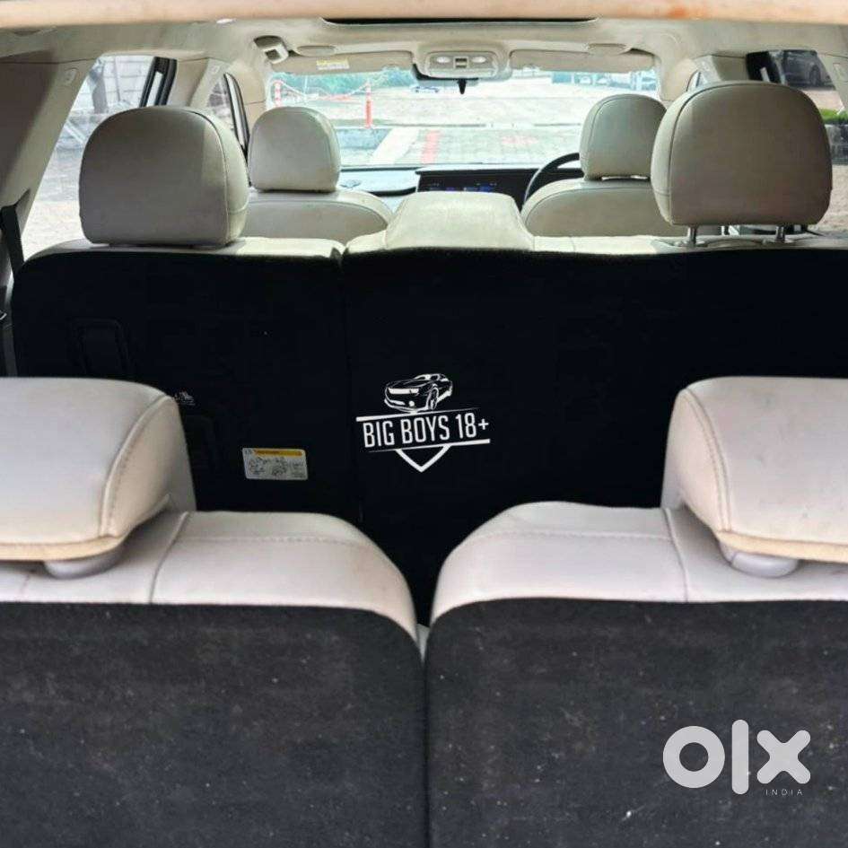 Mahindra Xuv700 Ax7l 6 Str At, 2023, Petrol