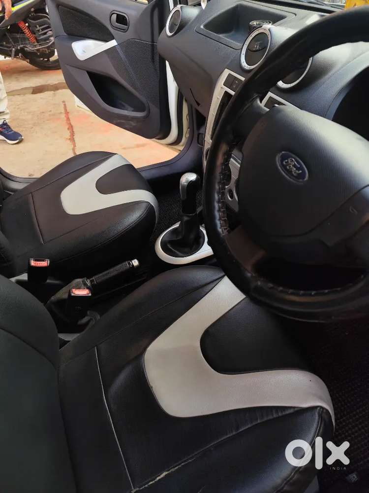 Ford Figo Petrol Zxi 2014