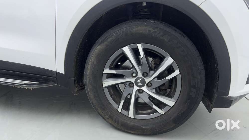 Mahindra Xuv700 2.2 Ax 5 Diesel At Str, 2023, Diesel