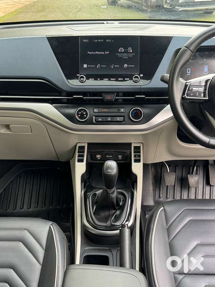 Kia Carens G1.5 6mt Gravity, 2025, Petrol