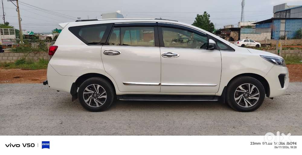 Toyota Innova Crysta [2020-ongoing] 2.4 Vx 8 Str, 2021, Diesel
