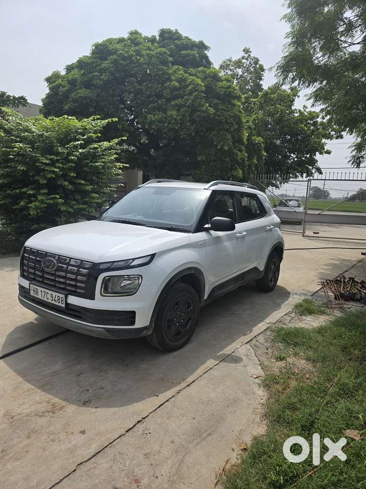 Hyundai Venue Se Petrol 2025