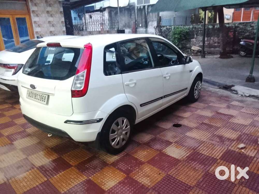 Ford Figo 1.2p Trend Mt, 2015, Petrol