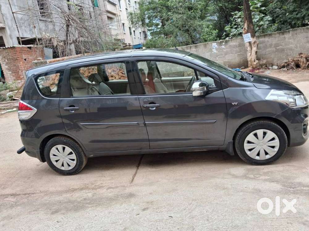 Maruti Suzuki Ertiga Vxi At Petrol, 2017, Petrol