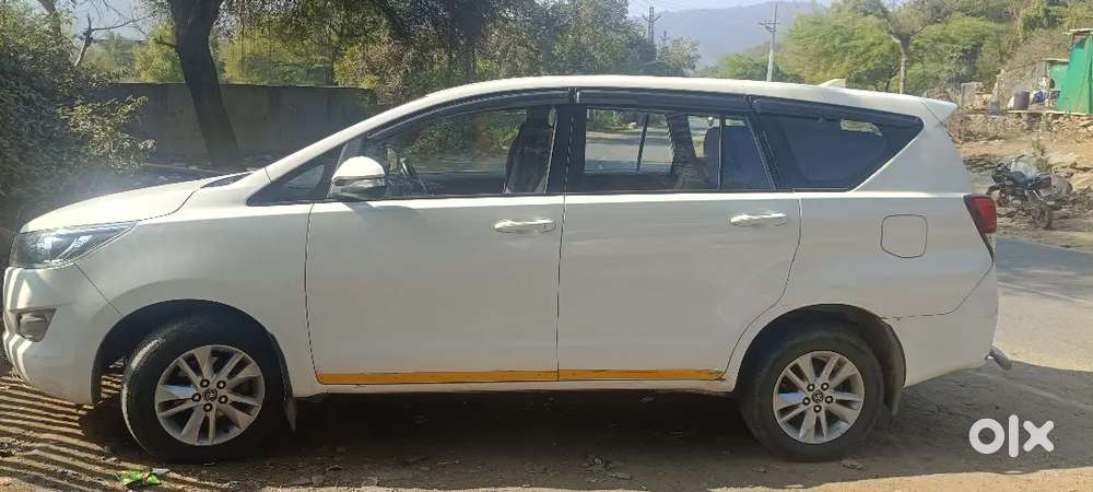 Toyota Innova Crysta 2017 Diesel Well Maintained