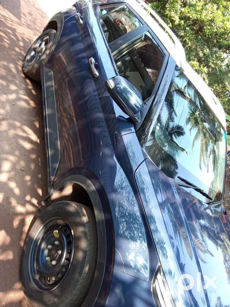 2022 Hyundai Venue Petrol, Km Driven 77000