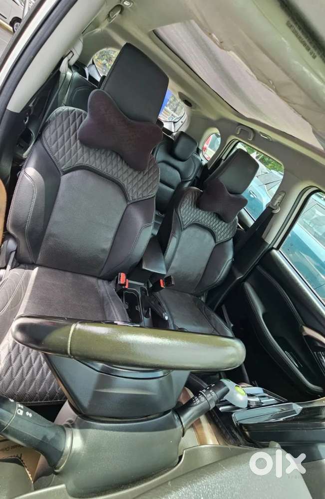 Maruti Suzuki Grand Vitara 1.5 Alpha Plus Intelligent Hybrid Ecvt, 2..