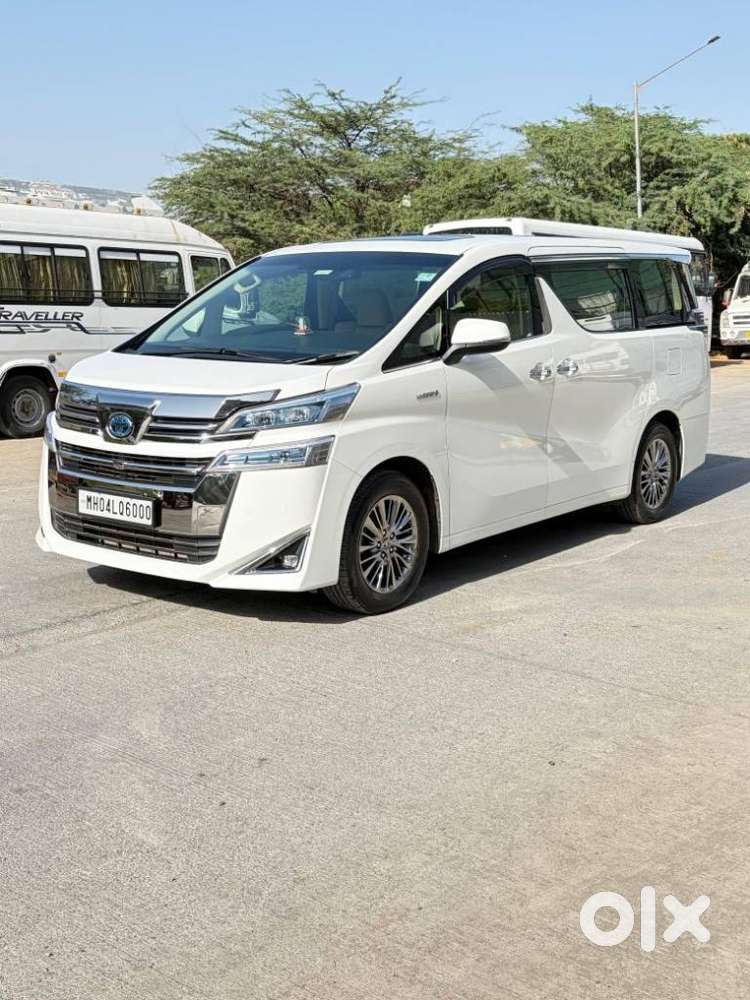 Toyota Vellfire 2.5 Hybrid, 2023, Petrol