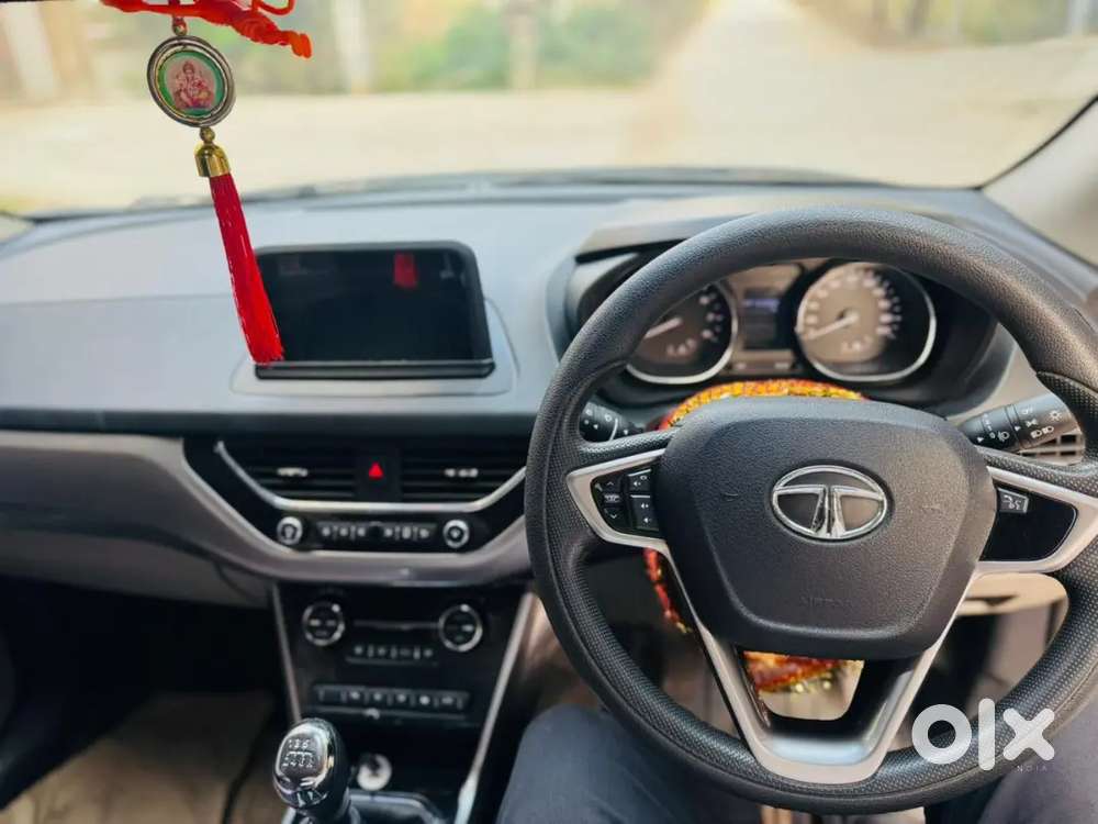 Tata Nexon Petrol Manual 2018