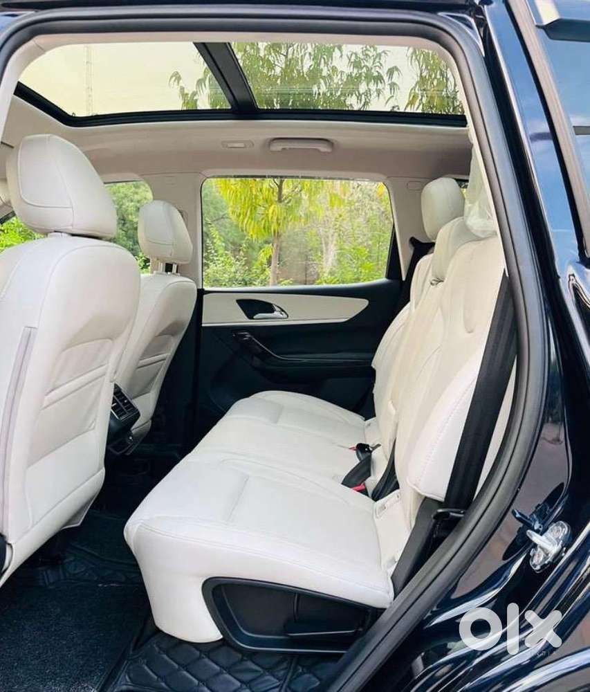 Mahindra Xuv700 Diesel 11000 Km Driven