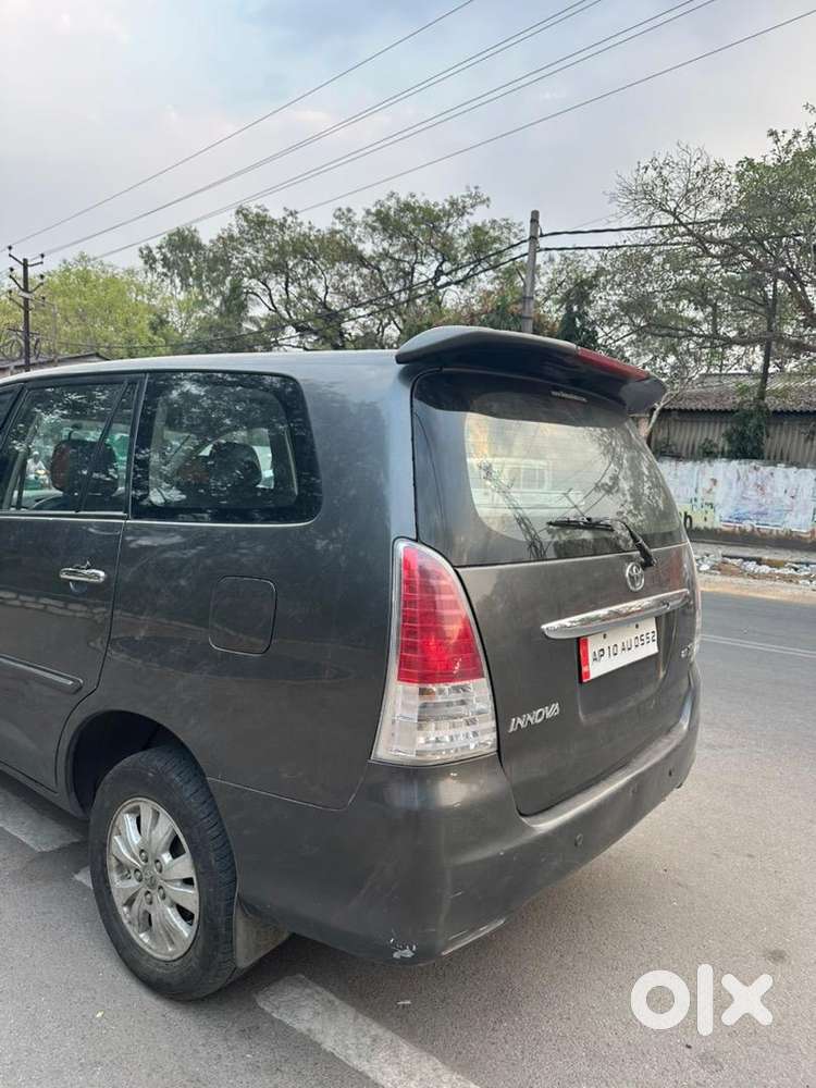 Toyota Innova 2011 Diesel Well Maintained