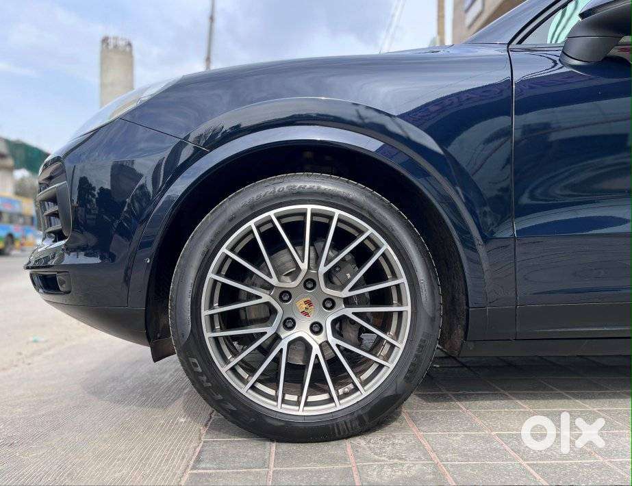 Porsche Cayenne Platinum Edition, 2023, Petrol