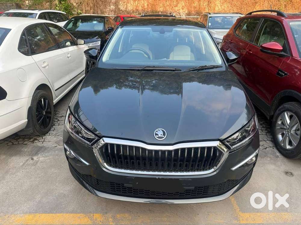 Skoda Slavia Ambition 1.5l Tsi Dsg Dual Tone, 2025, Petrol