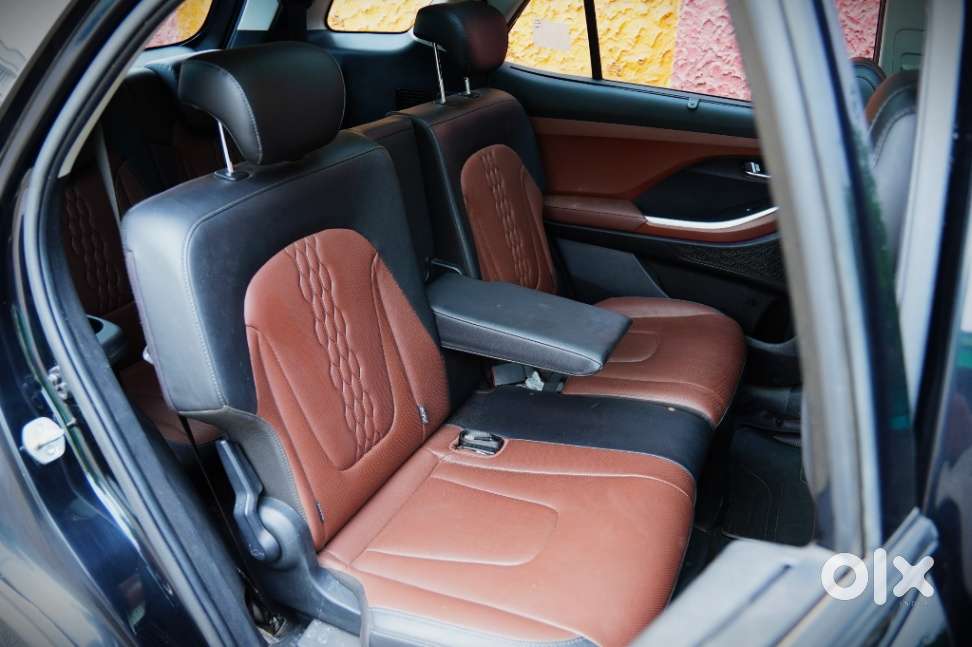 Hyundai Alcazar 2.0 Signature (o) Petrol At 7 Str, 2023, Petrol