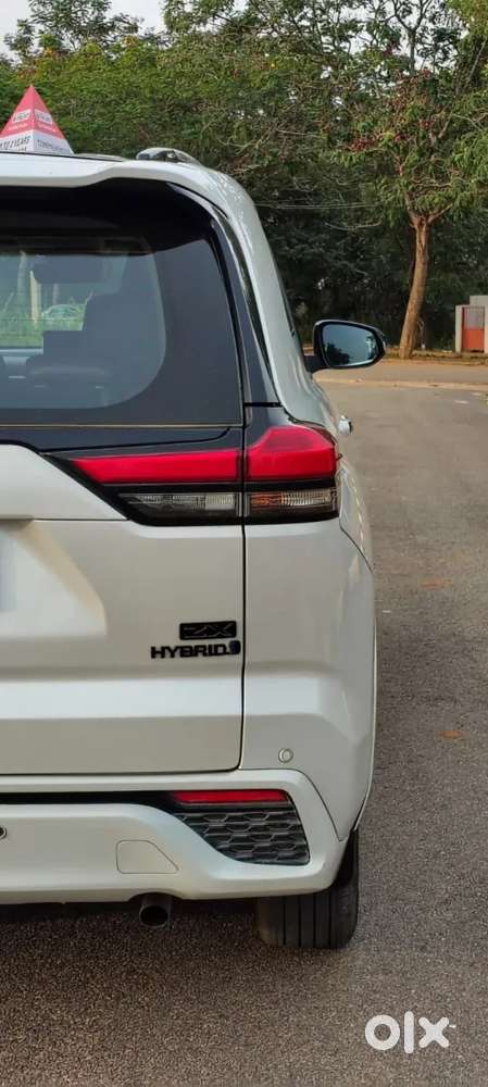 Toyota Innova Hycross 2.0 Zx (o) Hybrid 7 Str, 2024, Petrol
