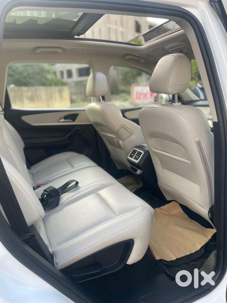 Mahindra Xuv700 Ax7 Luxury Pack Awd, 2023, Diesel