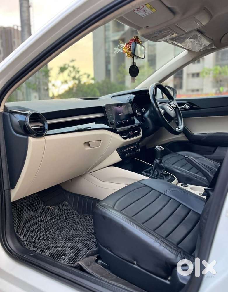 Skoda Slavia 1.0 Ambition Tsi, 2022, Petrol