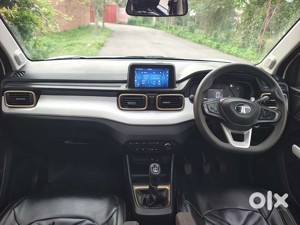 Tata Punch Accomplished Mt Sunroof, 2025, Petrol