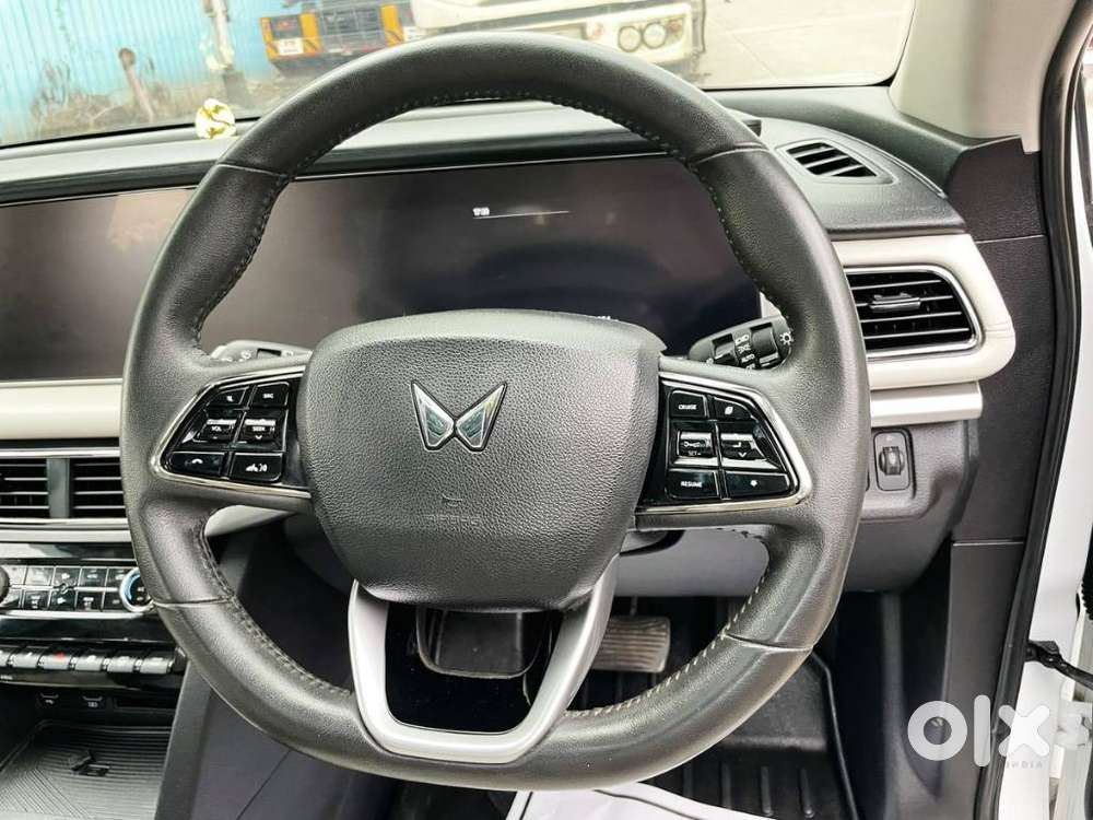 Mahindra Xuv700 2.2 Ax 7 Diesel At Luxury Pack Str, 2024, Diesel