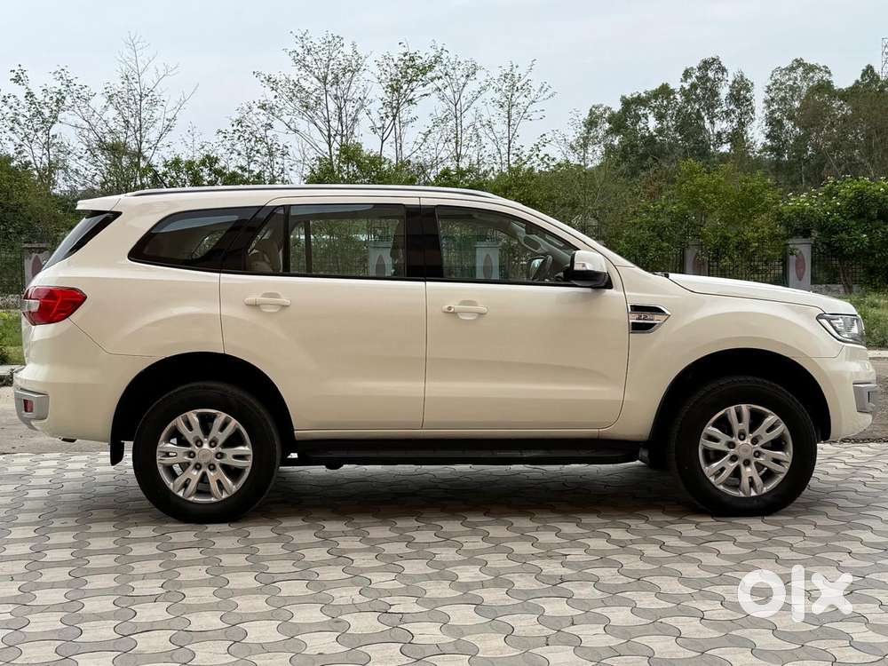 Ford Endeavour 2.2 Trend At 4x2, 2016, Diesel