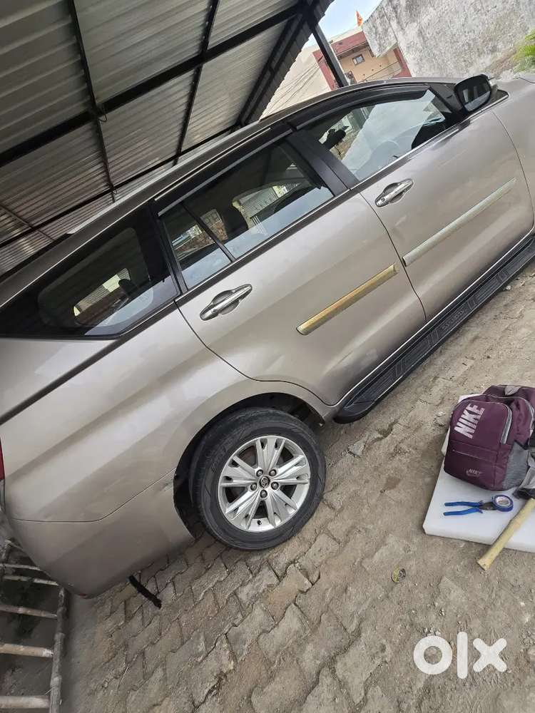 Toyota Innova Crysta 2016