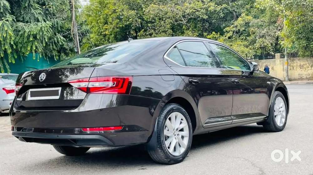 Skoda Superb Style 1.8 Tsi At, 2020, Petrol