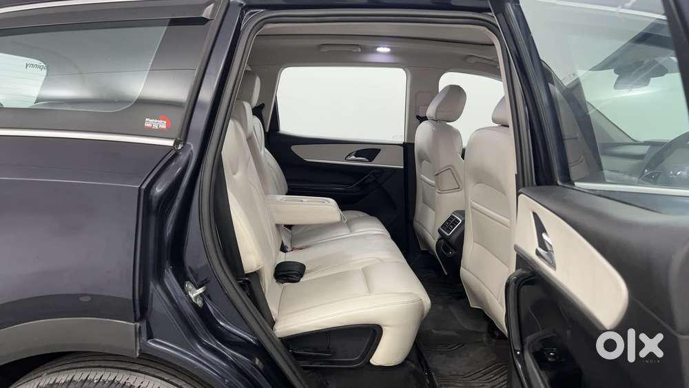 Mahindra Xuv700 2.0 Ax 7 Petrol At Luxury Pack Str, 2022, Petrol