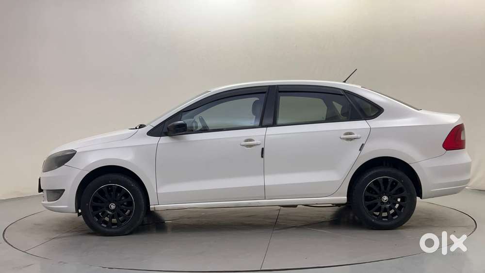 Skoda Rapid [ ] 1.5 Style Plus Tdi At, 2016, Diesel