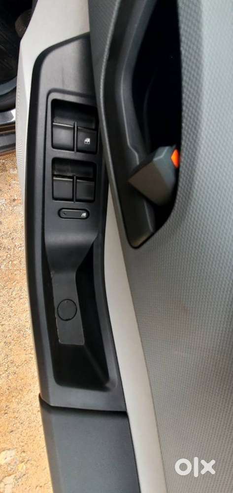 Tata Tiago 1.2 Revotron Xm, 2025, Petrol