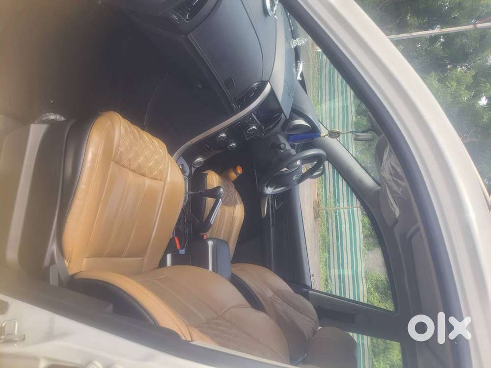 2019-20 Mahinra Xuv500 Automatic Low Kilometers Drive