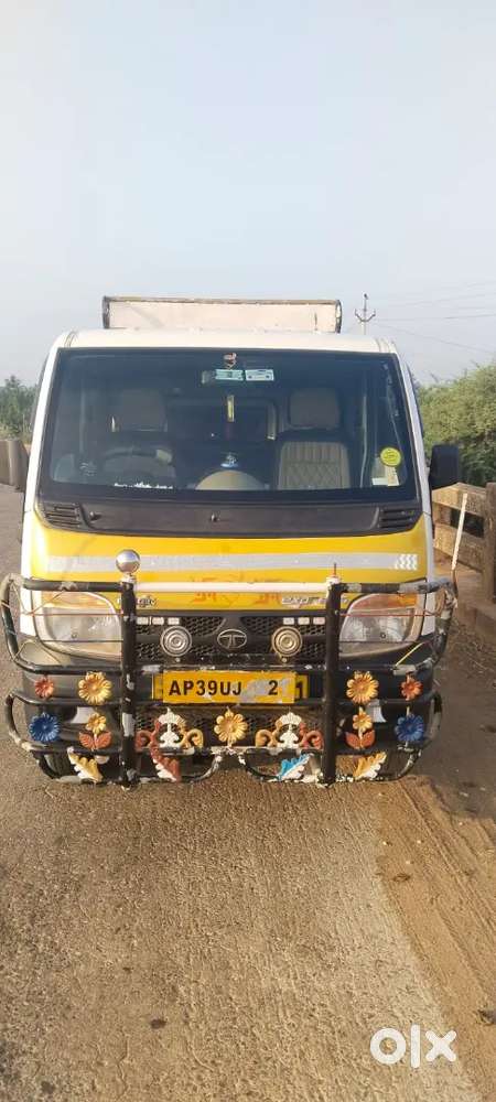 Tata Magic Express Diesal