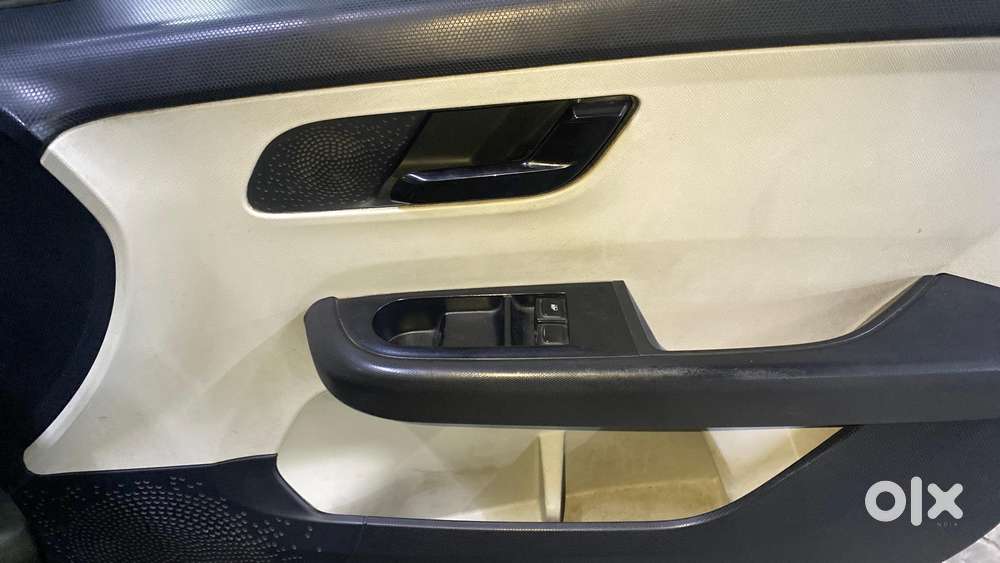 Tata Altroz 1.2 Xe Plus Petrol, 2022, Petrol