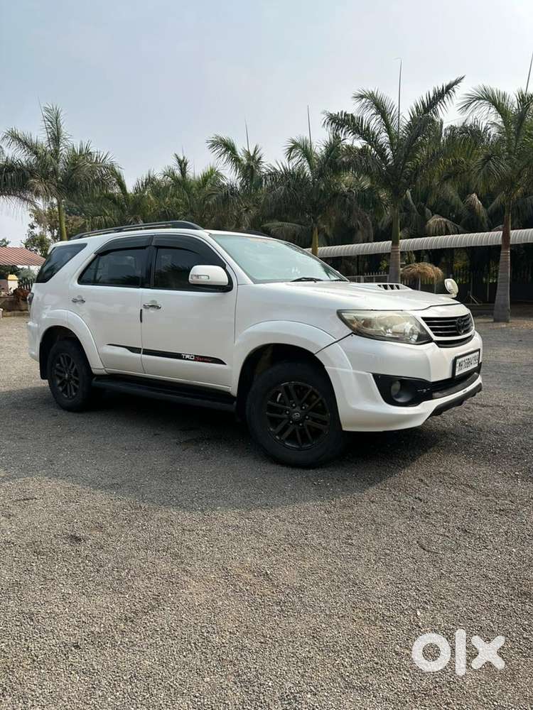 Toyota Fortuner 2015 Diesel 142000 Km Driven