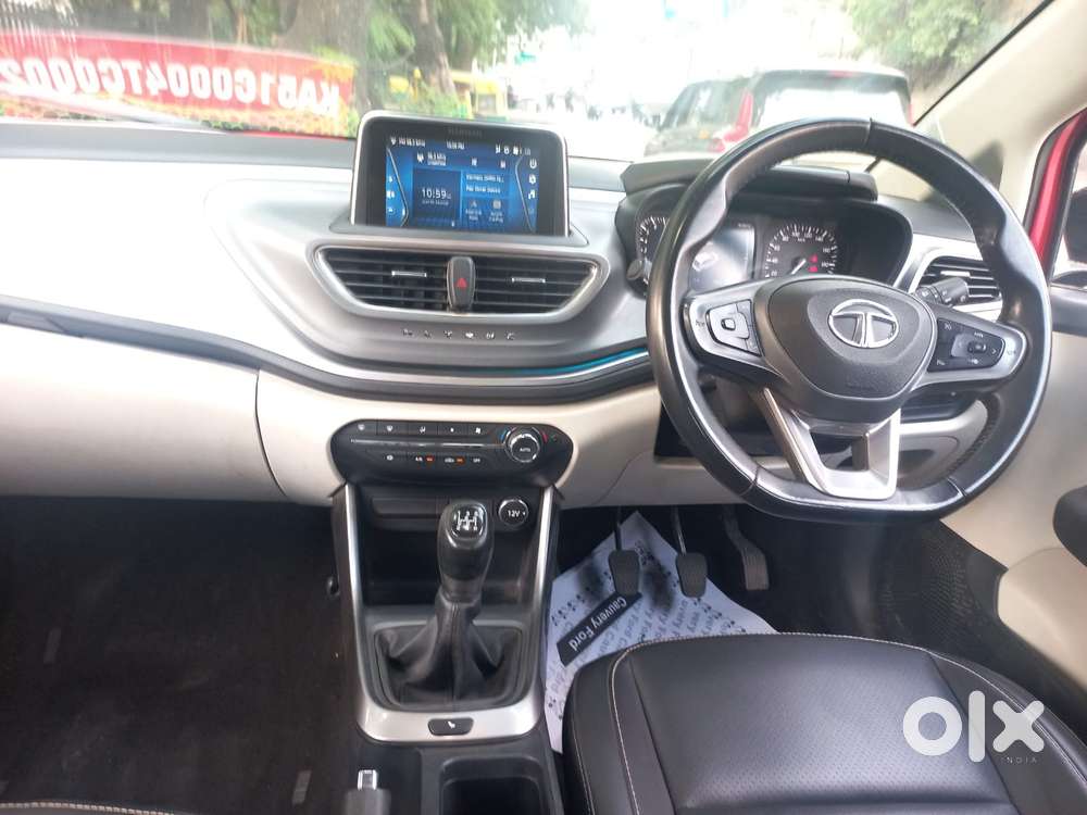 Tata Altroz Xz Plus (s), 2023, Petrol