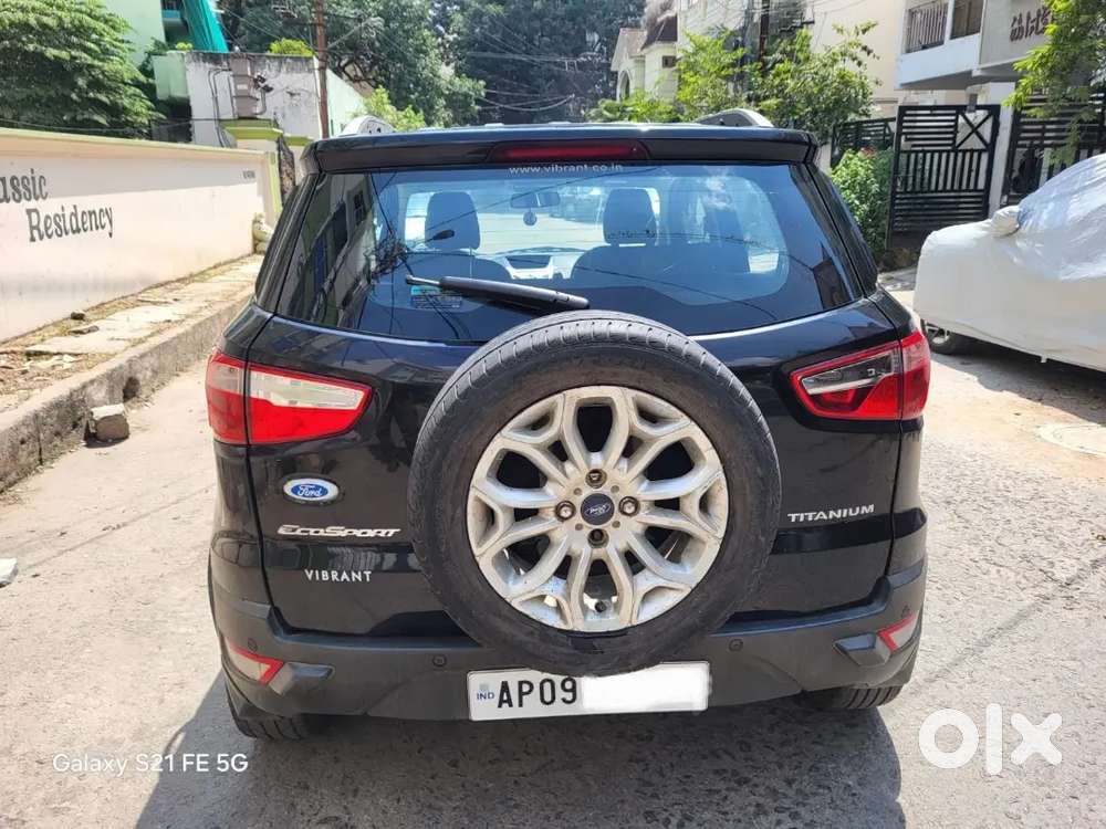 Showroom Track Automatic Ford Ecosport Titanium Petrol 2014 At Amt