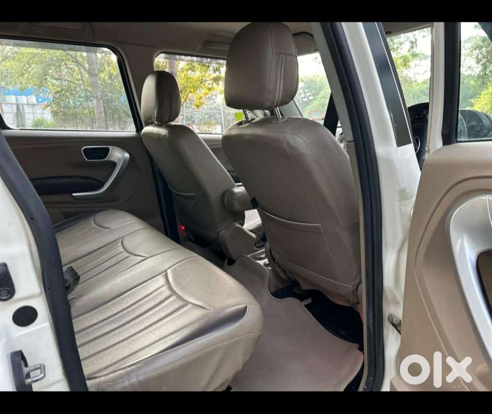 Mahindra Tuv 300 T8 Amt 2016 Diesel 91000 Km Driven